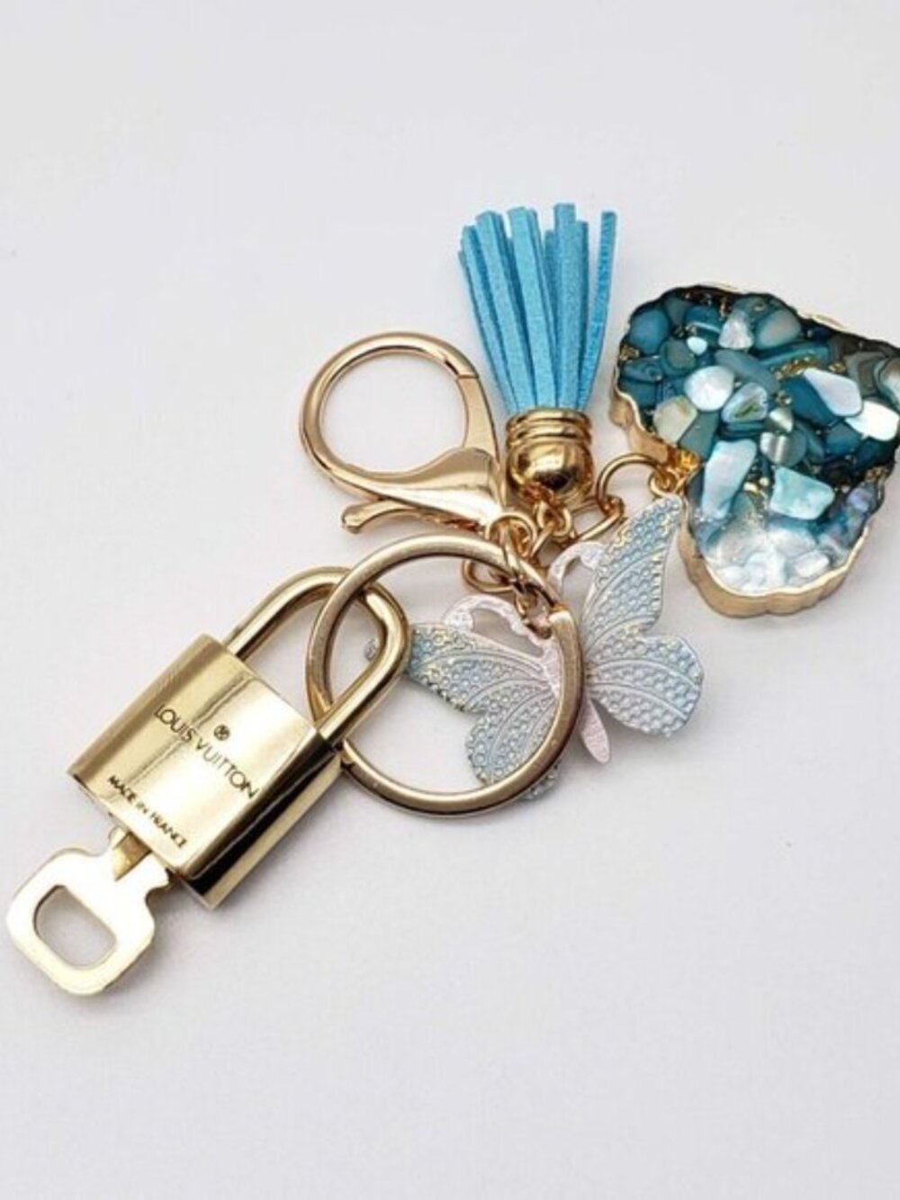 Authentic Louis Vuitton Gold Lock 🔒 Keychain Bag Unbranded Heart Charm LV - Picture 6 of 7